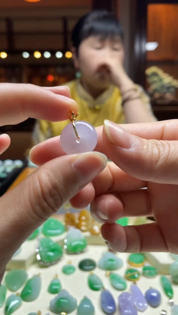 【闪购商品】翡翠颈饰18K金镶嵌平安扣