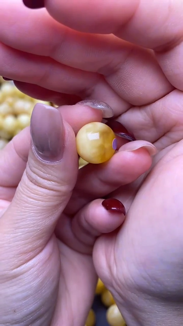 【闪购商品】琥珀裸石未镶嵌月.3