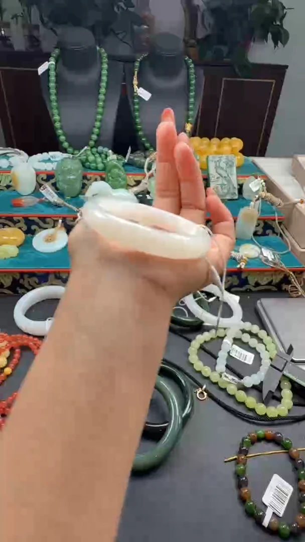 和田玉手镯未镶嵌手镯y097