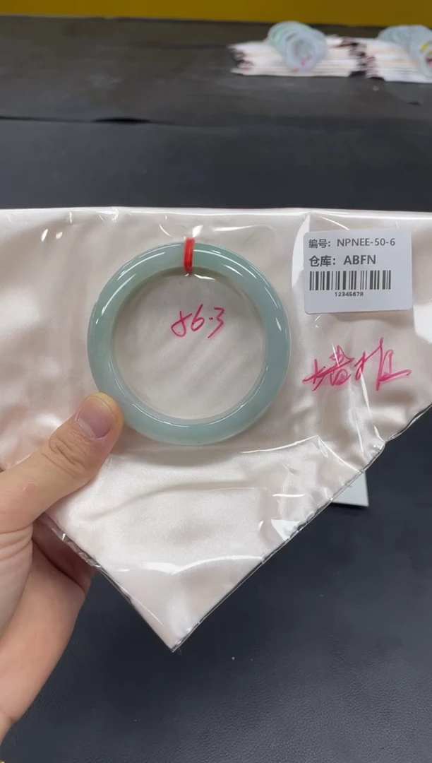 未镶嵌手镯翡翠翡翠手镯