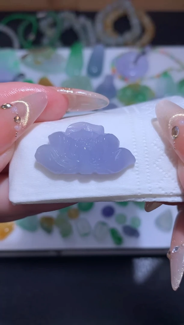 未镶嵌定制翡翠莲花