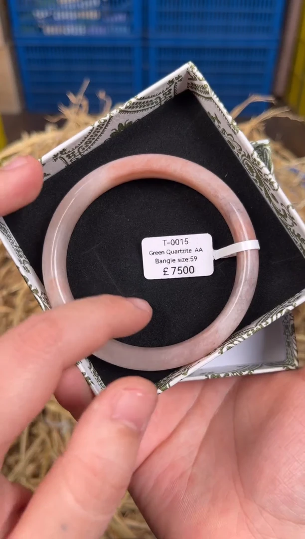 未镶嵌手镯石英质玉T0015