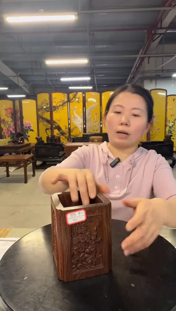 木翡*羊DZ26B-P7MK--160630四季花卉笔筒（拍）