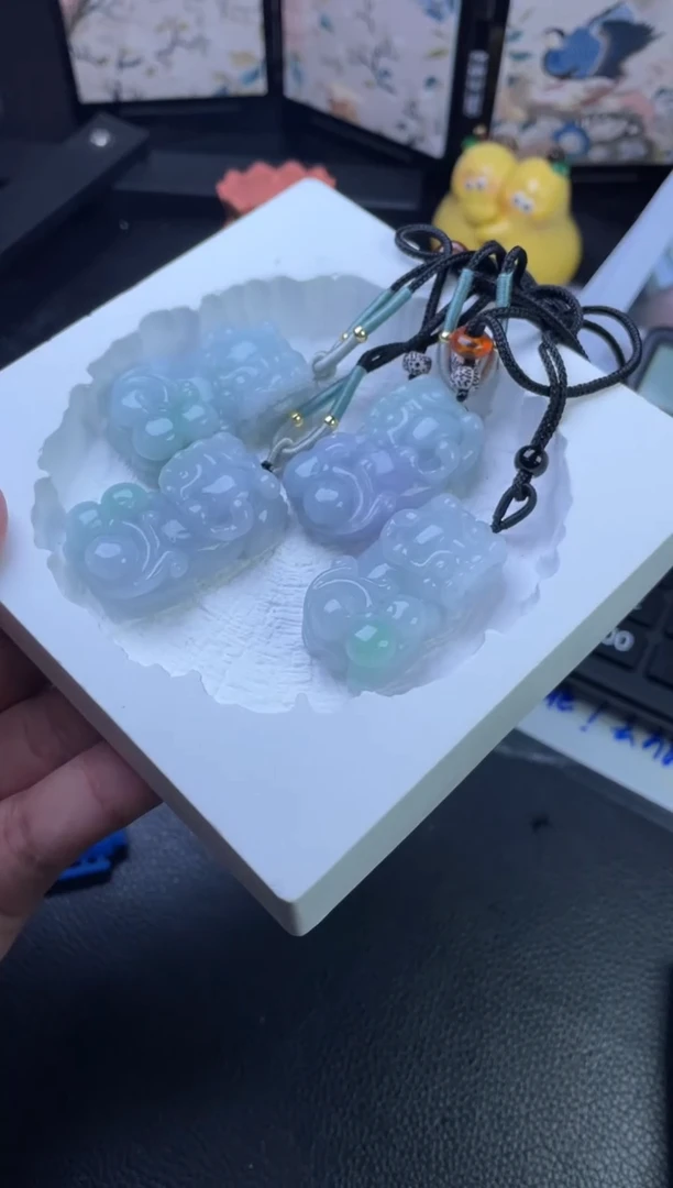 翡翠挂件未镶嵌貔貅多样性发一件H8