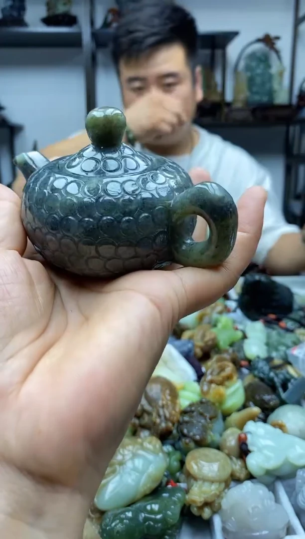 未镶嵌和田玉摆件1