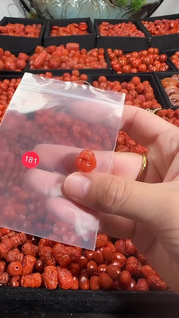 颈饰未镶嵌南红玛瑙1