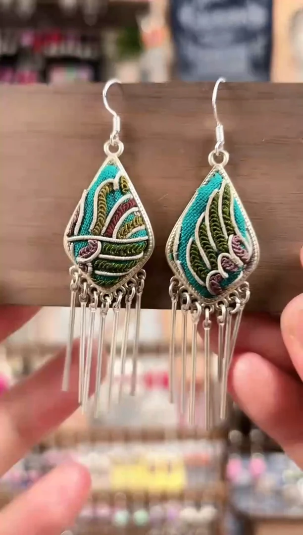 织绣民族风非遗老绣饰品560