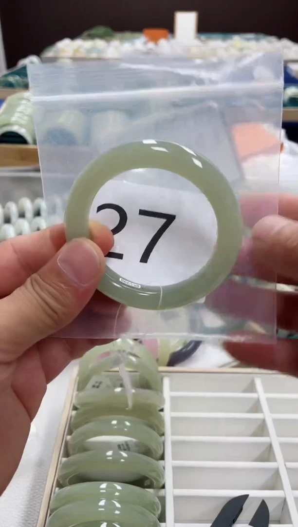 未镶嵌手镯和田玉和田玉手镯55 圈27 号