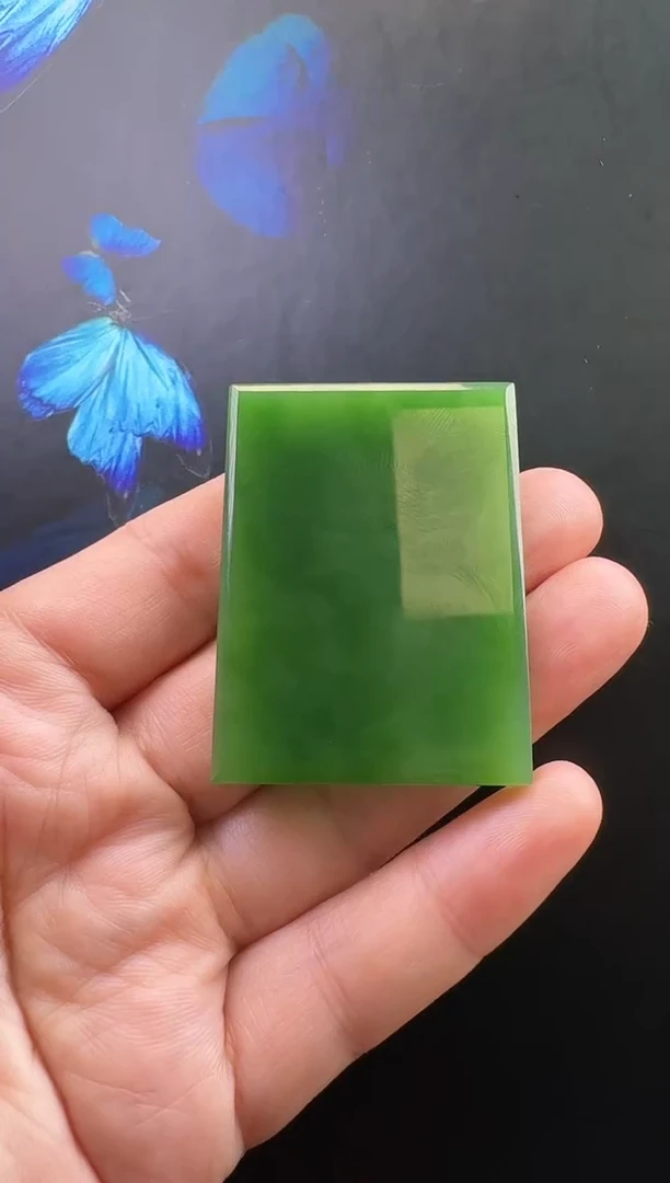 颈饰未镶嵌和田玉吊坠