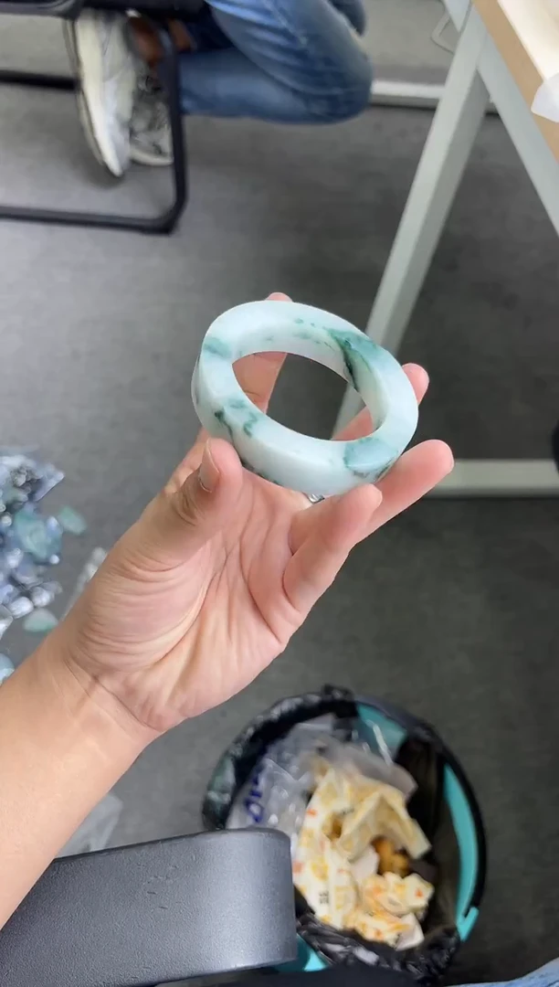 未镶嵌手镯定制翡翠娜*娃手镯