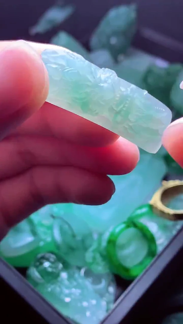 未镶嵌定制翡翠小**?毛货翡翠定制