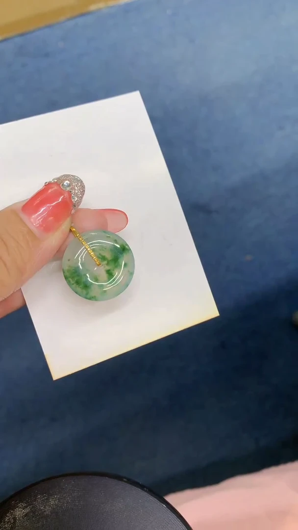 颈饰18K金镶嵌翡翠1