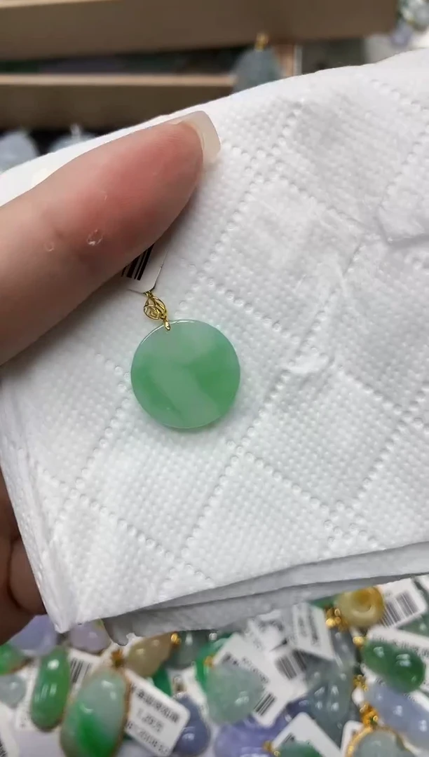 颈饰18K金镶嵌翡翠11111111111