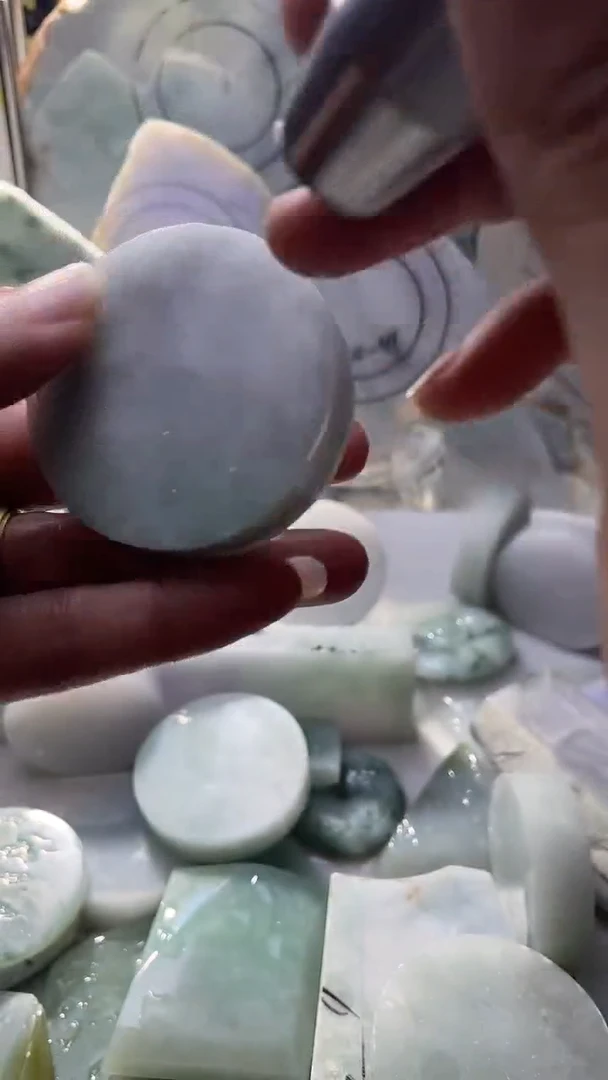 翡翠挂件未镶嵌翡翠572