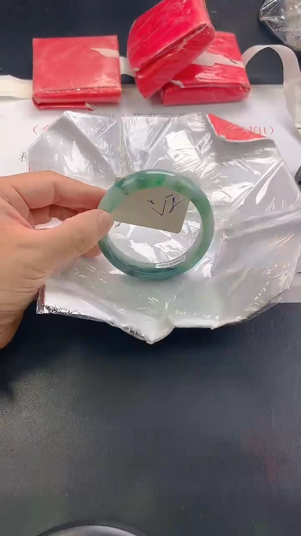 未镶嵌手镯翡翠261