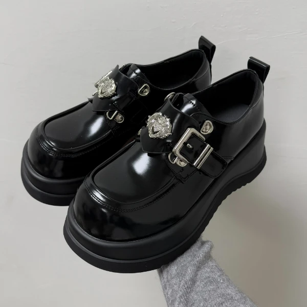 【Yuki定制】甜辣爱心魔术贴INS百搭2025新款厚底圆头小皮鞋乐福鞋