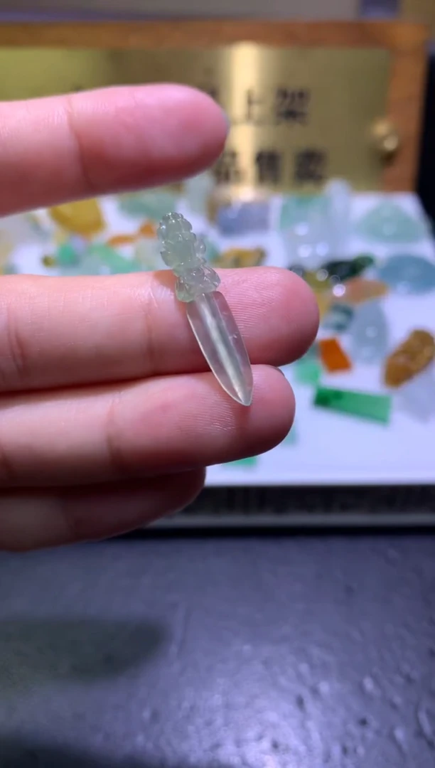 未镶嵌定制翡翠毛货