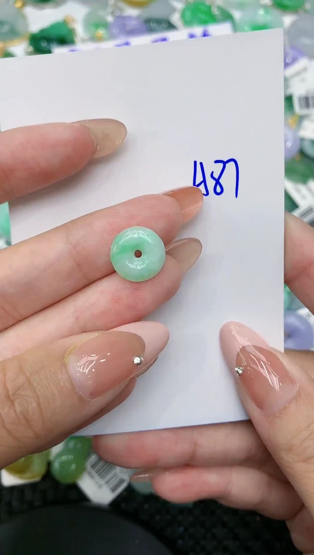 【闪购商品】翡翠颈饰未镶嵌111111111