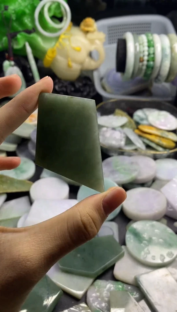 散珠翡翠A货翡翠18