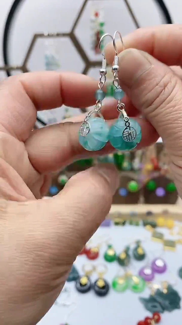 未镶嵌石英质玉（天山翠）耳饰741