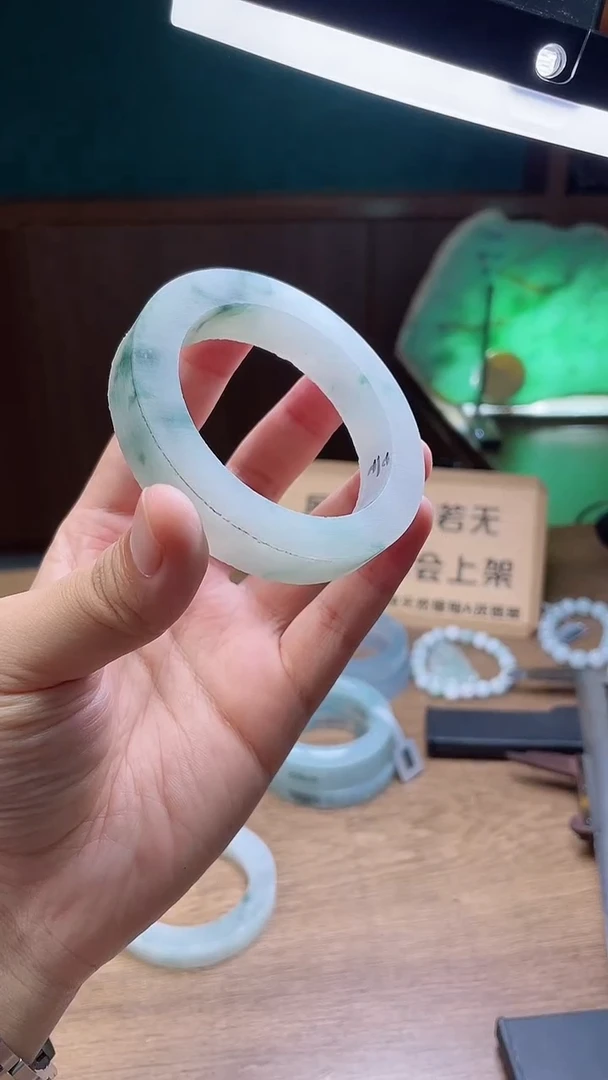 定制翡翠手镯未镶嵌火定制