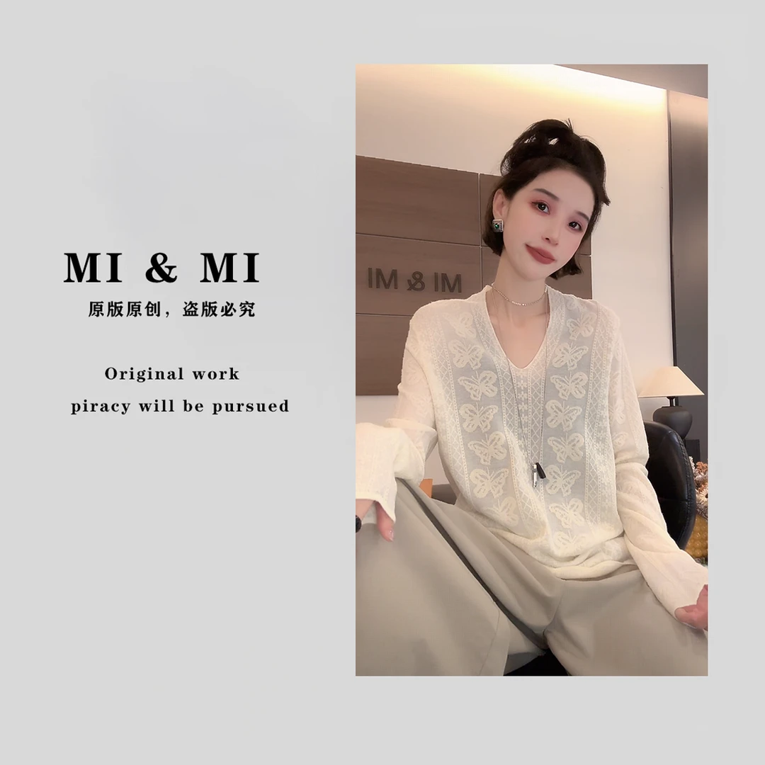 【米米私服】蝴蝶刺绣设计薄款小衫时尚V领极简风针织 2502-273