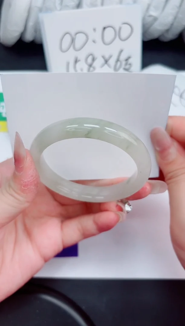 石英质玉手镯未镶嵌106-54.4