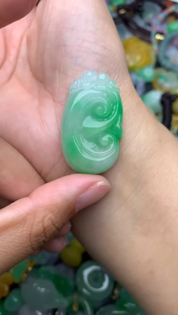 颈饰未镶嵌翡翠缅甸翡翠吊坠