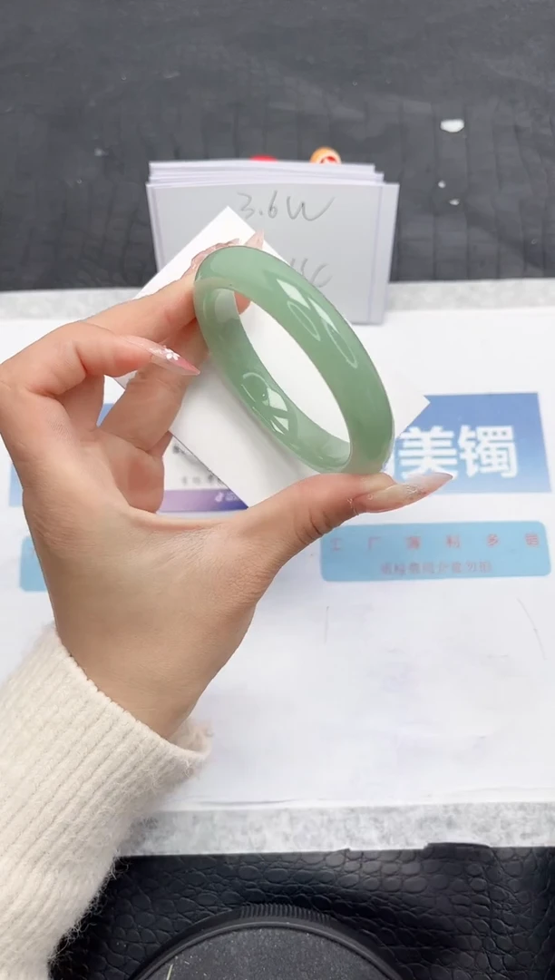 【闪购商品】石英质玉手镯未镶嵌L368-56