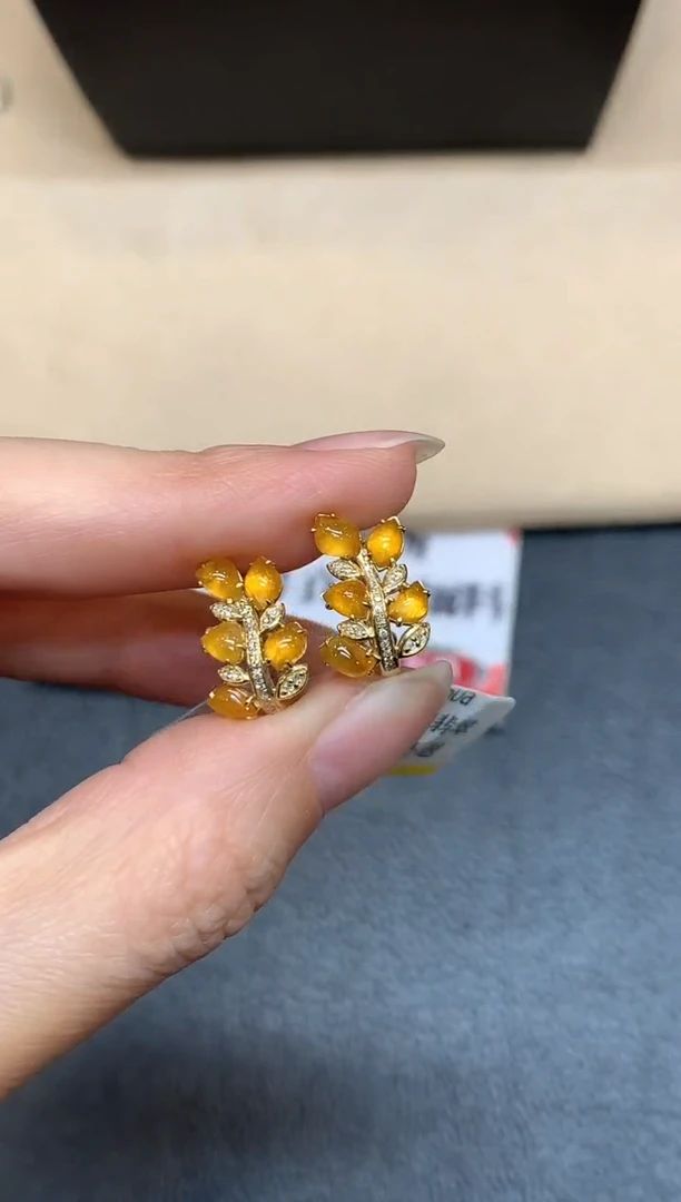 18K金镶嵌翡翠耳饰【无鉴赏期】树叶【无服务费