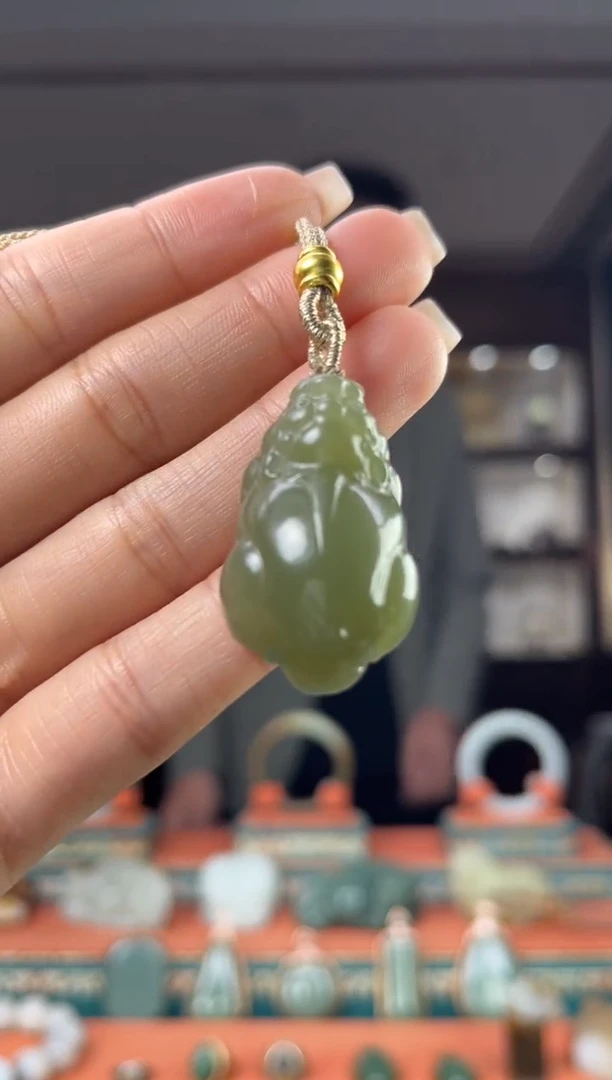 颈饰未镶嵌和田玉1