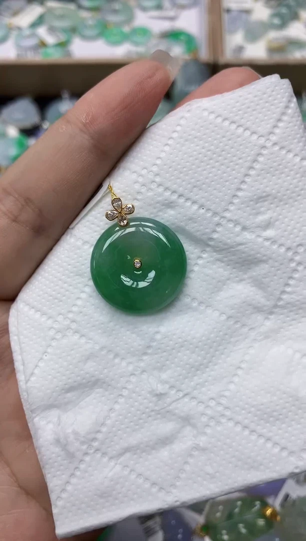 颈饰18K金镶嵌翡翠11111111111