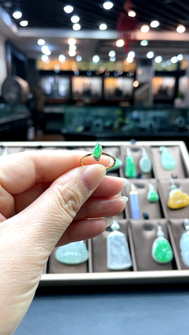 【闪购商品】翡翠戒指18K金镶嵌戒指