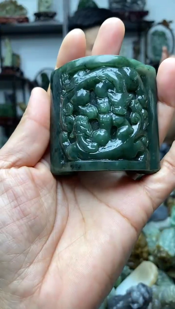 未镶嵌和田玉把件1