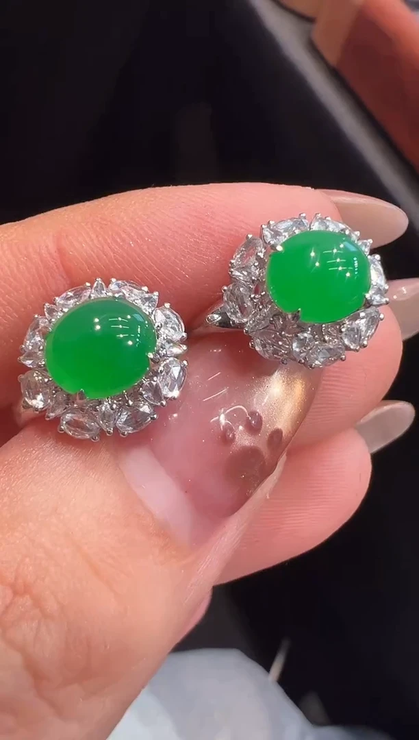 18K金镶嵌翡翠耳饰耳饰