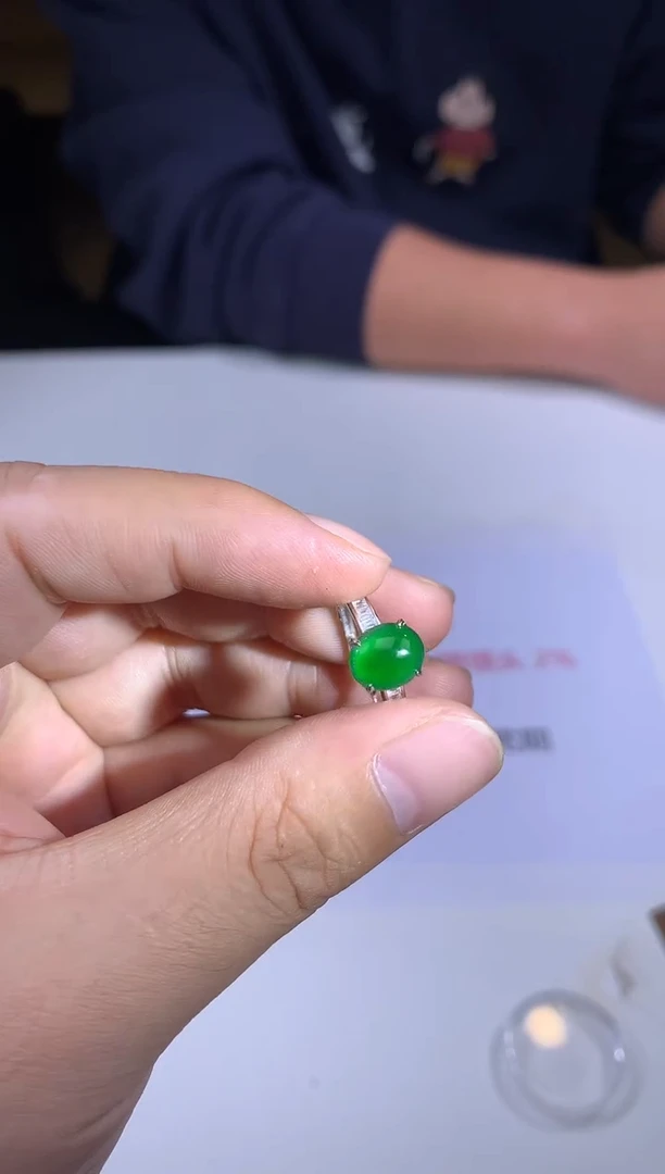 未镶嵌戒指翡翠戒指