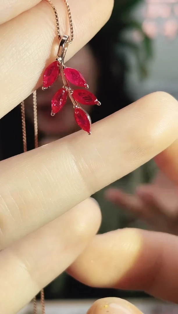银S925镶嵌吊坠红宝石吊坠
