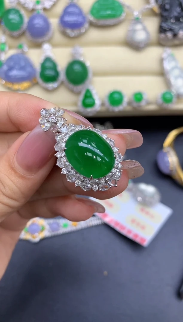 颈饰18K金镶嵌翡翠521-中国好珍宝