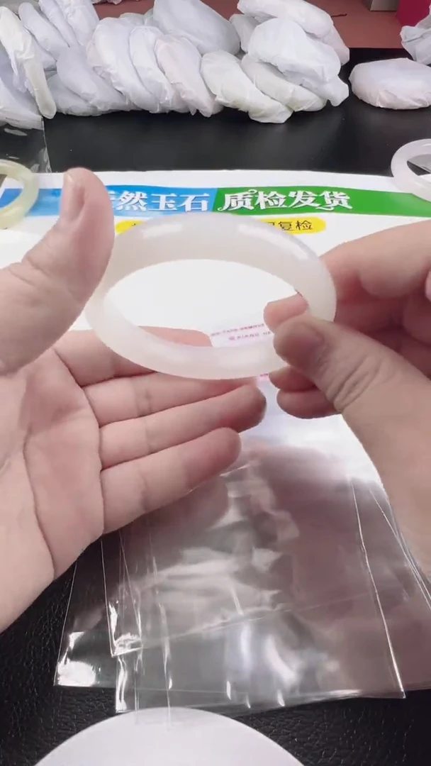 未镶嵌手镯石英质玉白月光圈口60
