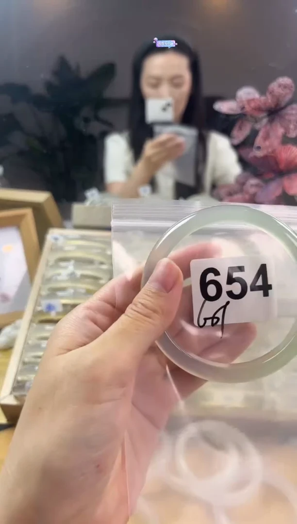 玛瑙/玉髓手镯未镶嵌654