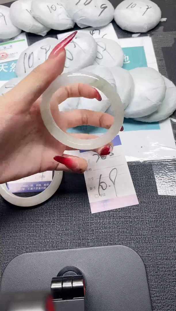 未镶嵌手镯石英质玉283-55