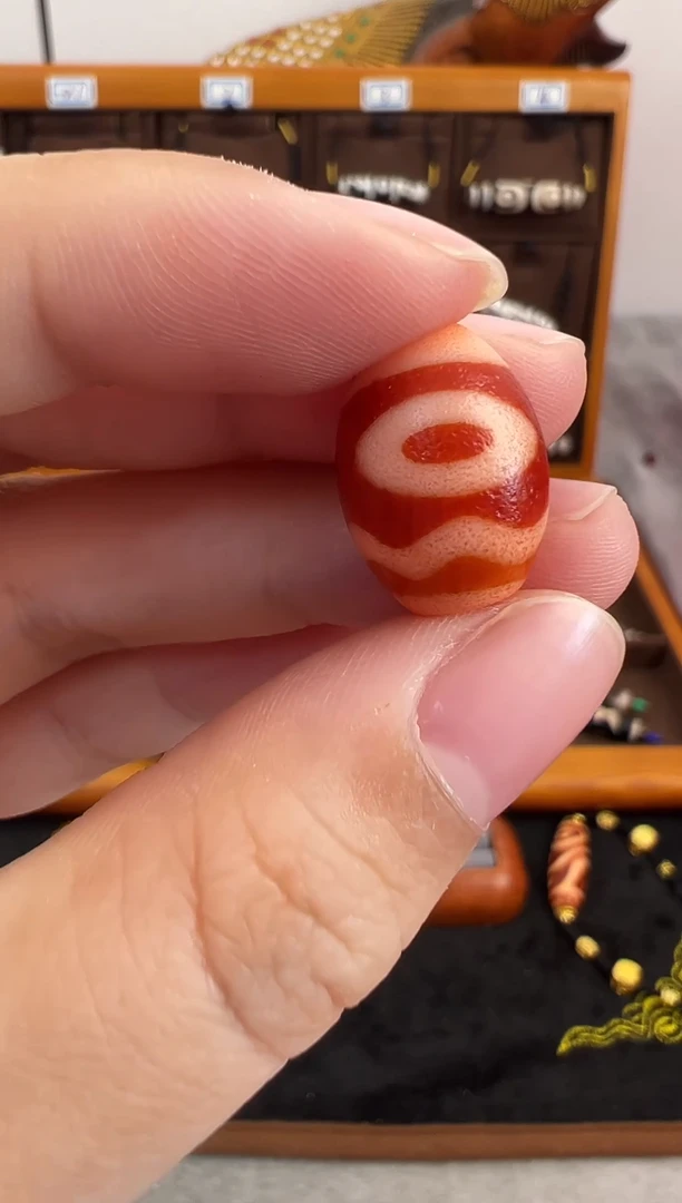 玛瑙/玉髓（覆膜）颈饰未镶嵌32微瑕随机发货