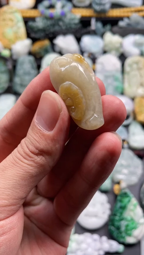颈饰未镶嵌翡翠47  天然翡翠a货  福瓜