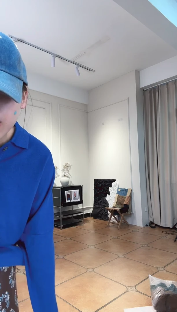 像***样设计师品牌蓝色长袖