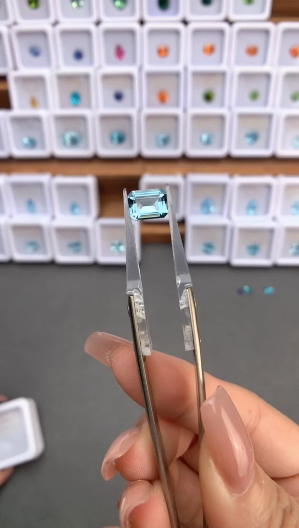 未镶嵌裸石定制海蓝宝石2.05ct 03090