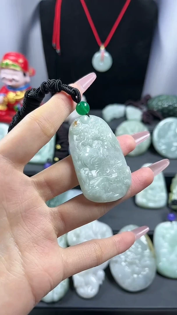 【闪购商品】翡翠颈饰未镶嵌山水牌