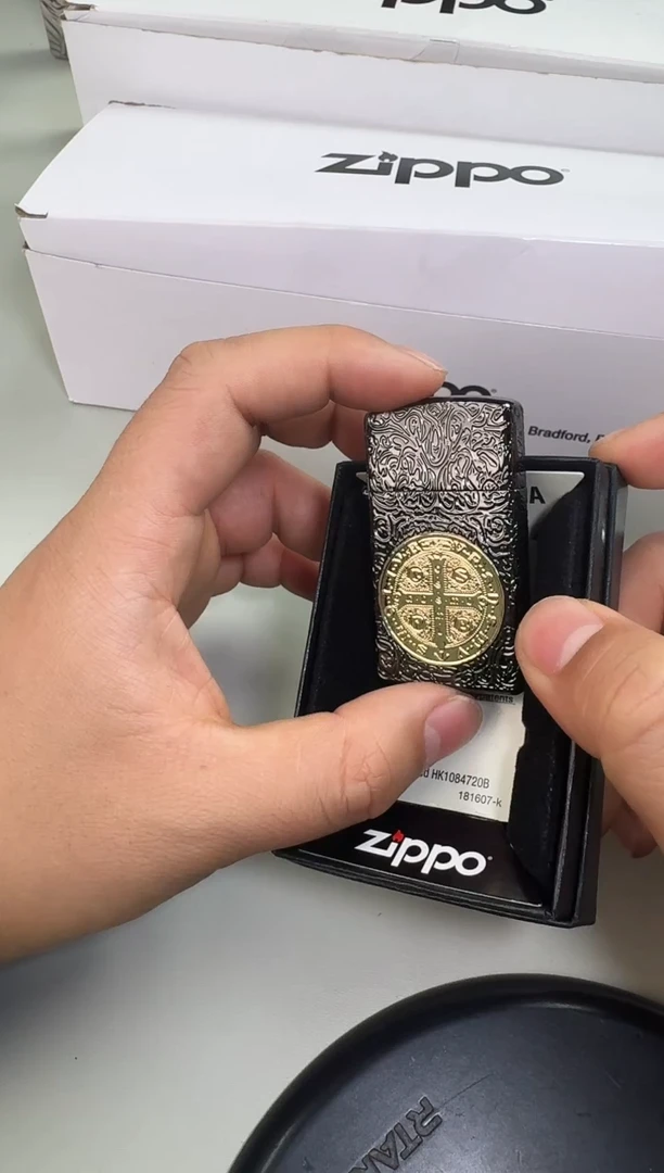 铜纤巧康斯坦丁-五面蚀刻-黑金