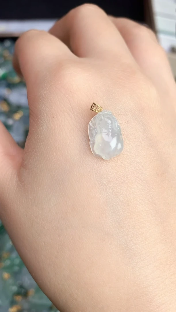 颈饰18K金镶嵌翡翠2025110601