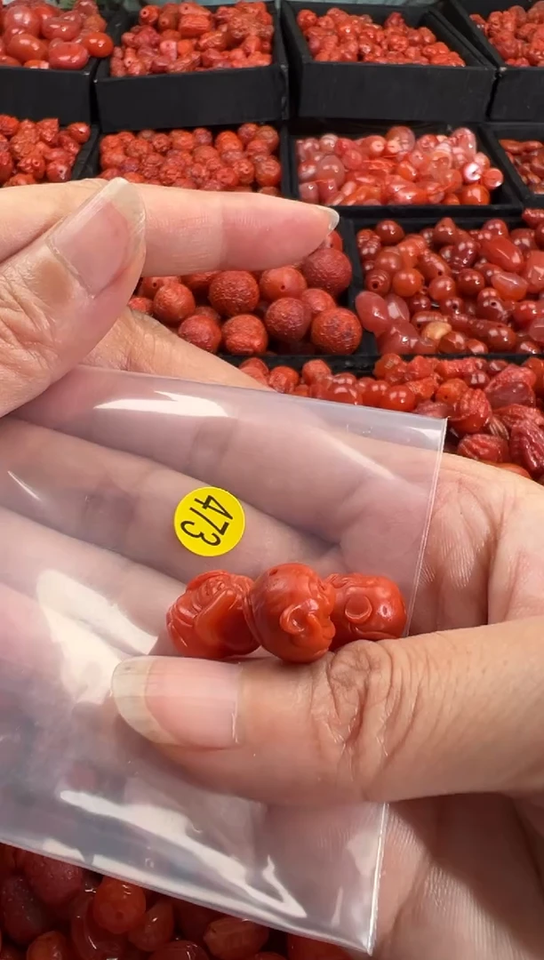 南红玛瑙未镶嵌颈饰1
