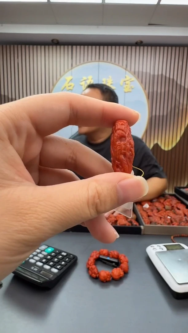 未镶嵌雕刻南红玛瑙022ZB0915产品一个